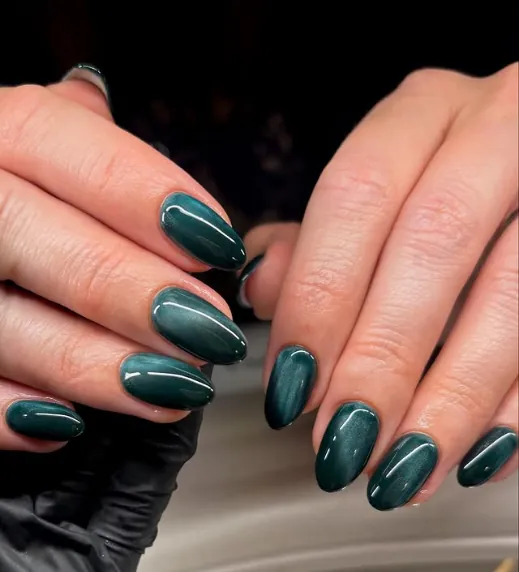 Deep Green Cat Eye Glow